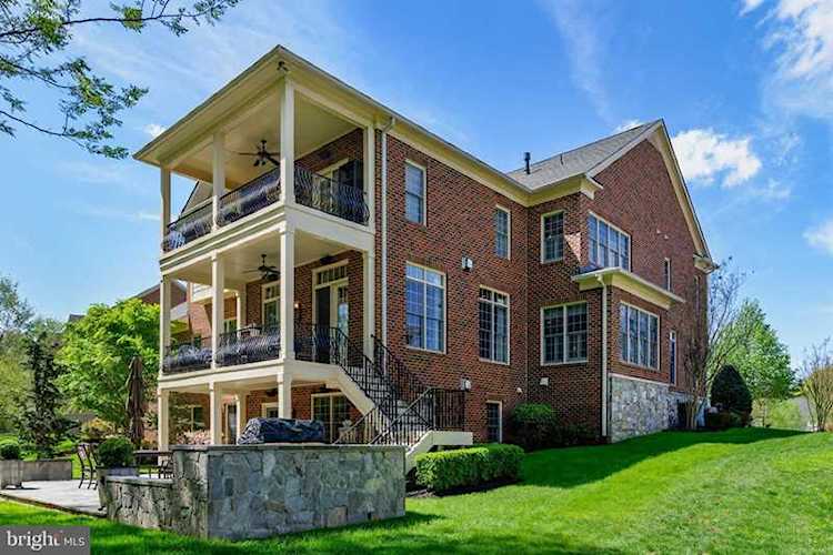 4679 Autumn Glory Way Chantilly, VA 20151