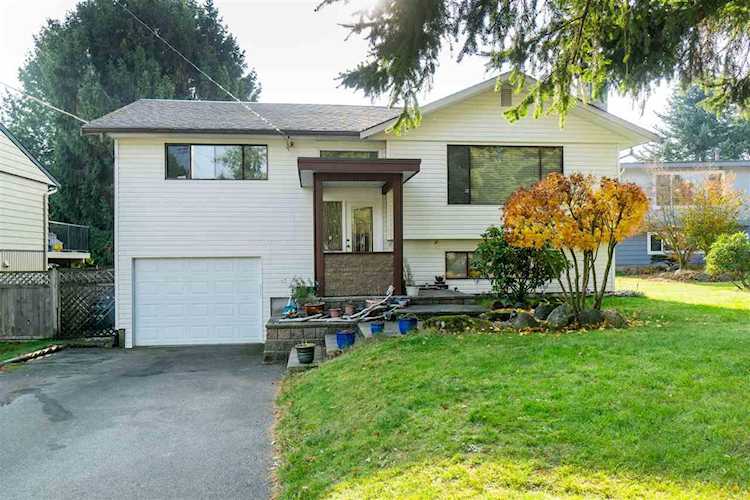 15854 Vine Avenue White Rock, BC V4B 2T6