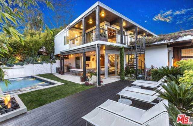 12345 Deerbrook Lane Los Angeles, CA 90049