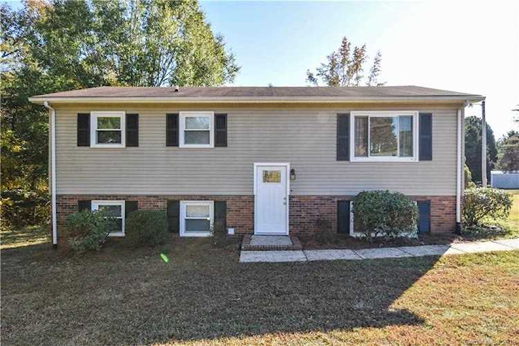 3509 Rose St Statesville, NC 28677