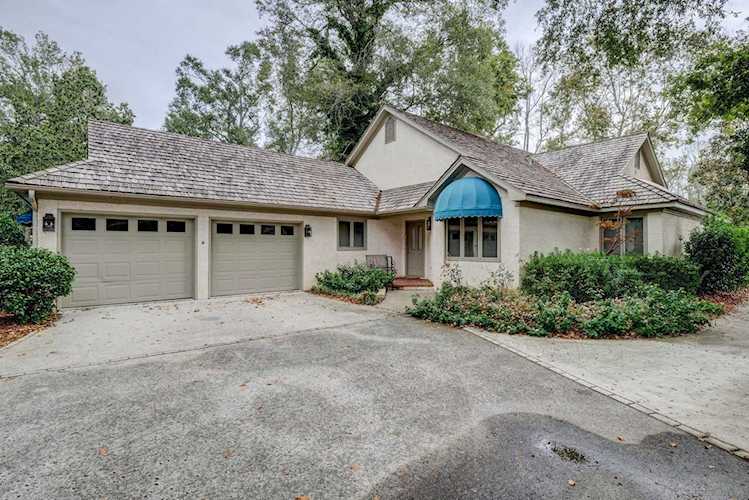1943 Prestwick Lane Wilmington, NC 28405