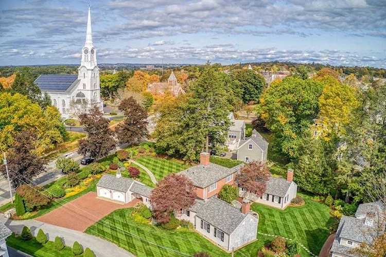 44 Central Street Andover, MA 01810