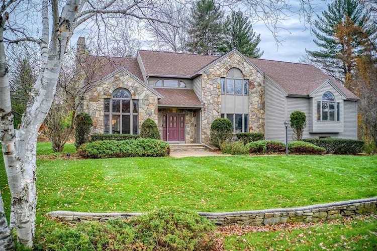 Andover, 5 Powers Rd, MA, home for sale Photo 1