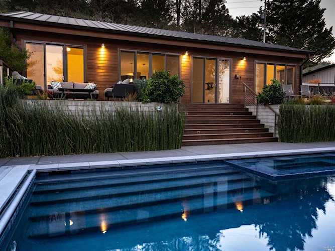 7757 W Dry Creek Road Healdsburg, CA 95448
