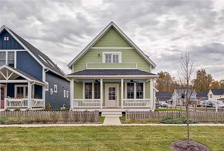 10461 Robinwood Court Zionsville, IN 46077 | MLS 21673036 Photo 1