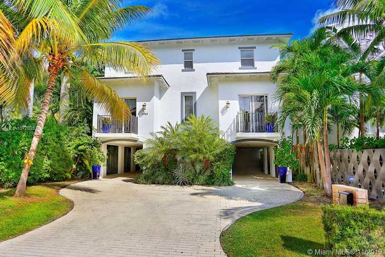 3541 E Glencoe St Coconut Grove, FL 33133