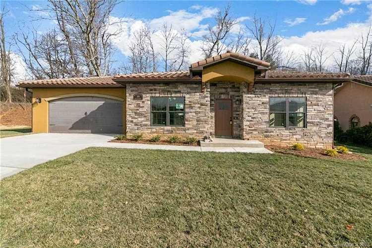 10 Ocaso Dr Asheville, NC 28806