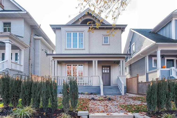 622 E 11 Avenue Vancouver, BC V5T 2E3 | MLS ® R2418366 Photo 1