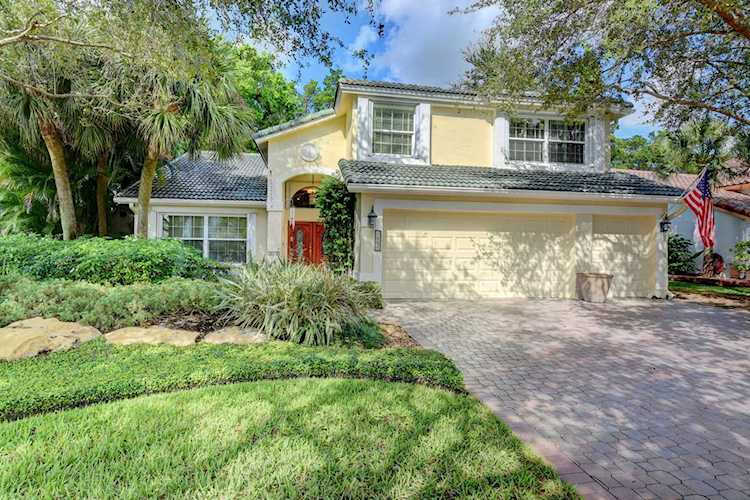 7658 Briar Cliff Circle Lake Worth, FL 33467