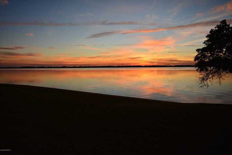 1745 Via Roma Merritt Island, FL 32952