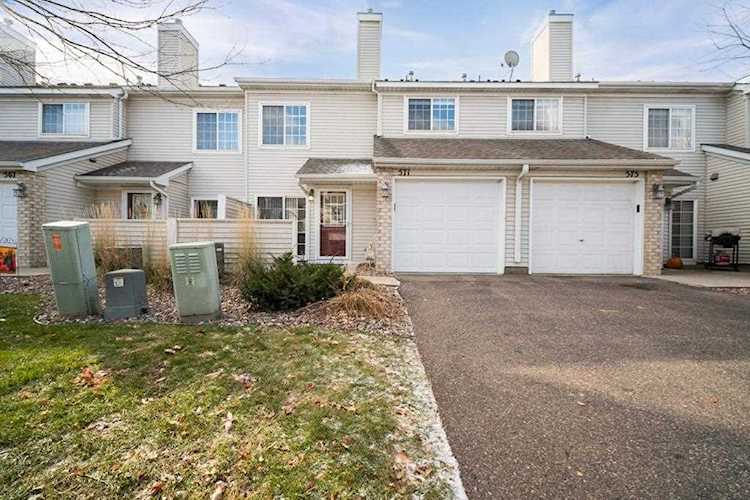 571 Mission Hills Way W Chanhassen, MN 55317