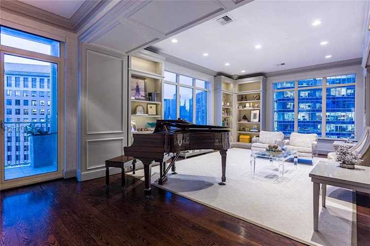 2525 N PEARL Street #1402 Dallas, TX 75201