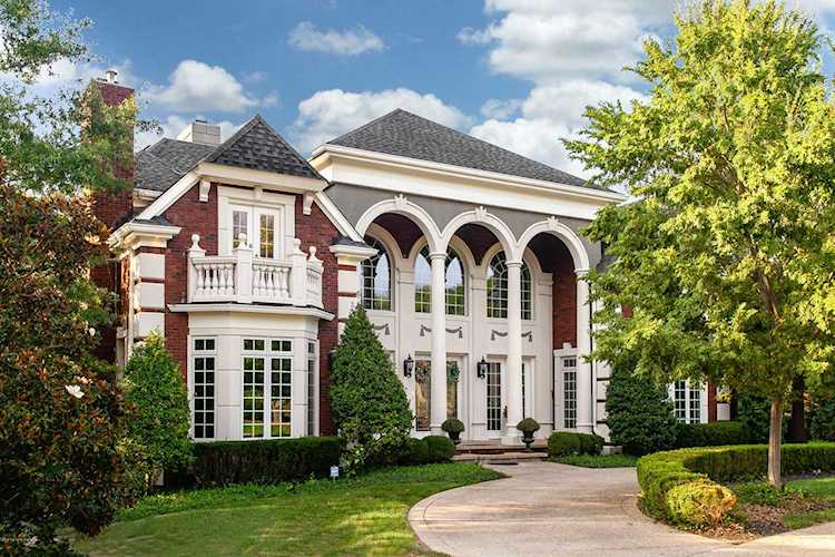 200 Mockingbird Gardens Dr Louisville, KY 40207