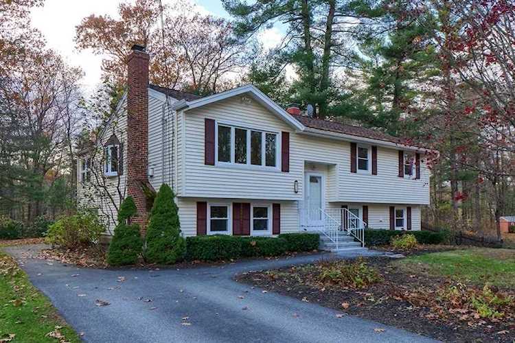 Billerica, 36 Islington Street, MA, home for sale Photo 1