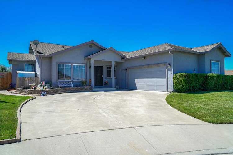 1461 El Cerro Drive Hollister, CA 95023 | MLS 52205190 Photo 1