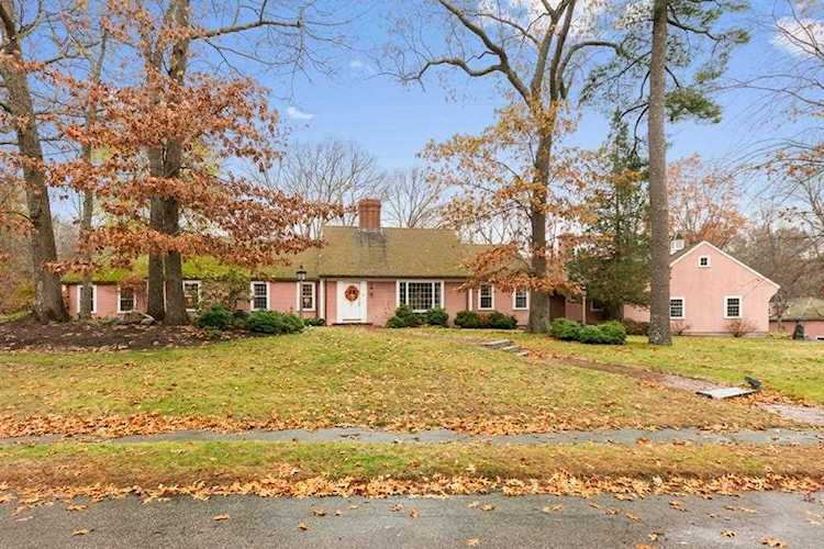 50 Brierbrook St Milton, MA 02186