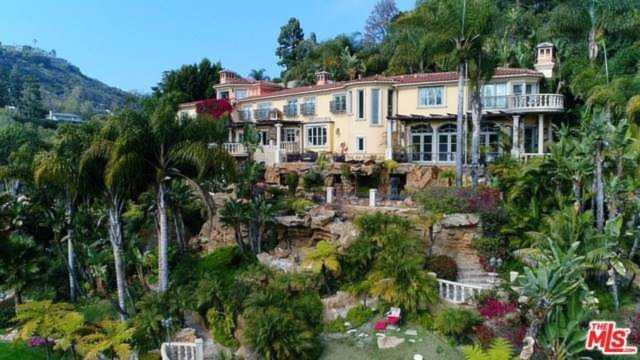 10824 Chalon Road Los Angeles, CA 90077