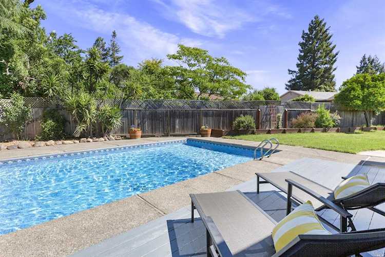229 Monte Vista Avenue Healdsburg, CA 95448 | MLS 21912832 Photo 1