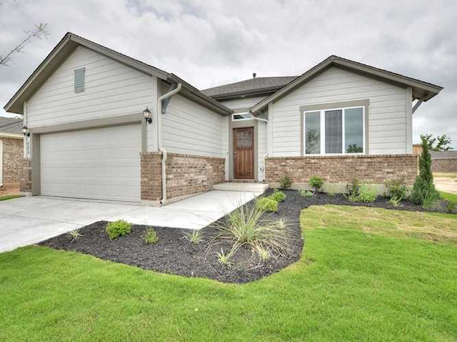 125 Patrick Herndon Dr Bastrop, TX 78602