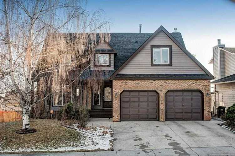 47 Stradbrooke Way SW Calgary, AB T3H 1Y2