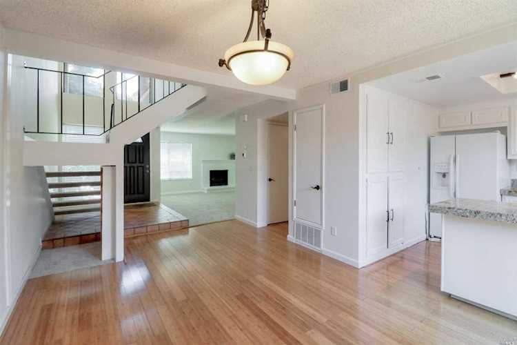 205 Albion Court Novato, CA 94947 | MLS 21916227 Photo 1