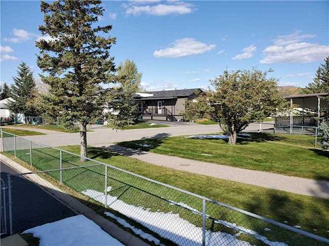 99 Arbour Lake Road NW #110 Calgary, AB T3G 4E4