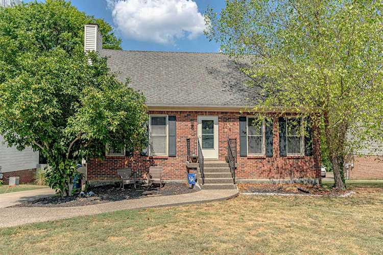home for sale at 532 Hunting Hills Dr Shelbyville KY 40065 - MLS #1540765 Photo 1