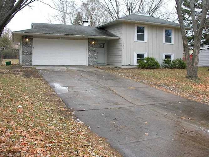 10425 Crocus Street NW Coon Rapids, MN 55433