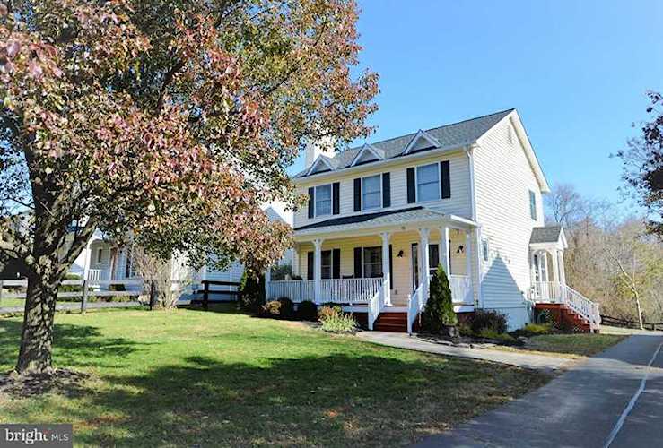 15 New Cut Rd Round Hill, VA 20141