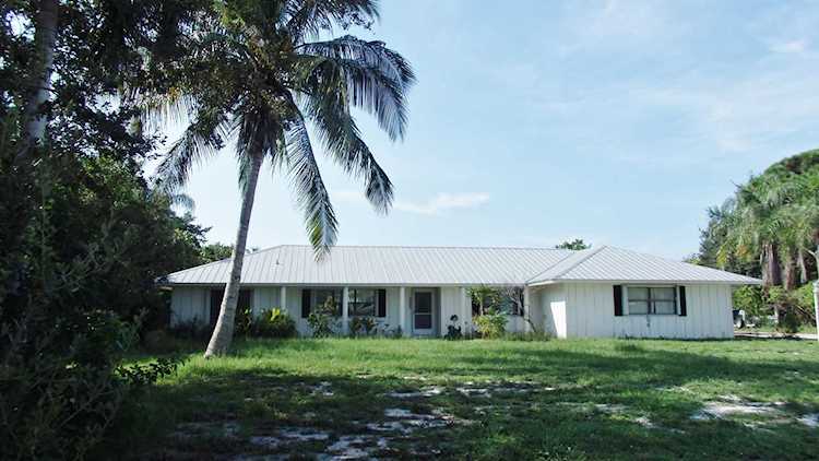 8344 SE Woodmere Street Hobe Sound, FL 33455