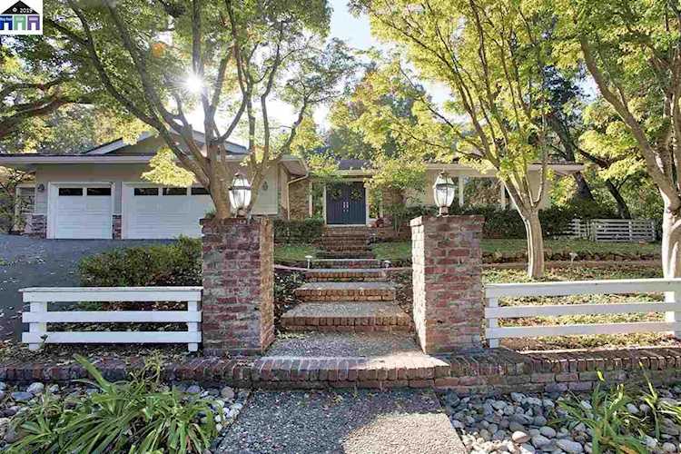 1611 Shangri La Ct Lafayette, CA 94549 | MLS 40888444 Photo 1