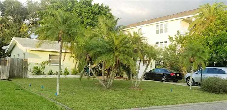 113 6Th Street Belleair Beach, FL 33786