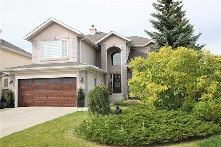 33 Sienna Park Terrace SW Calgary, AB T3H 3L4