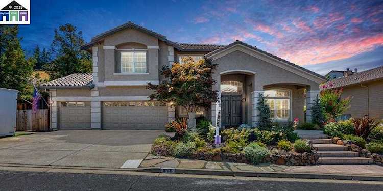 1048 Pebble Beach Dr Clayton, CA 94517
