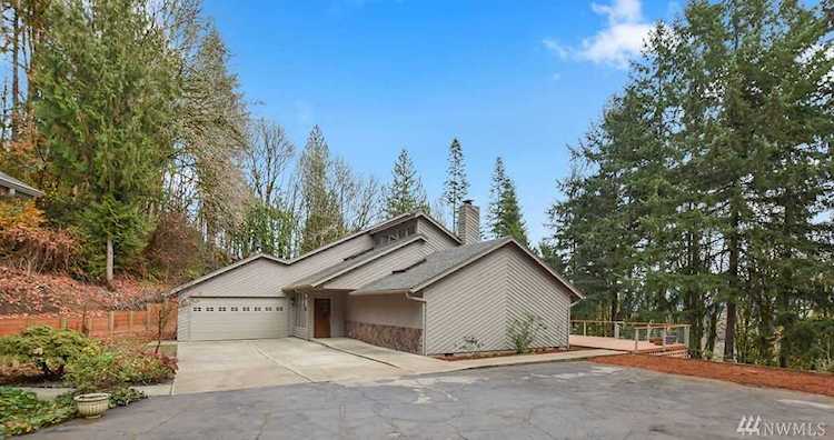 2426 Westside Hwy Castle Rock, WA 98611