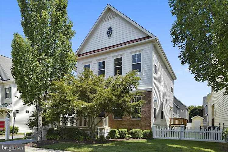 17455 Lethridge Circle Round Hill, VA 20141