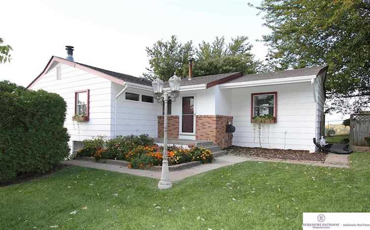 1002 Durand Dr Bellevue, NE 68005 | MLS 21927433 Photo 1