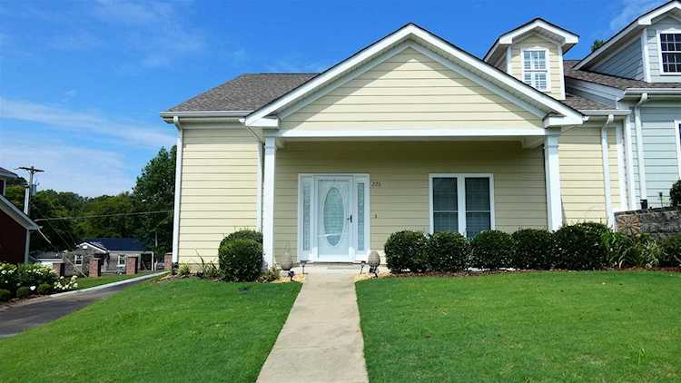 226 James Longstreet Blvd Fayetteville, TN 37334 | MLS 2066543 Photo 1