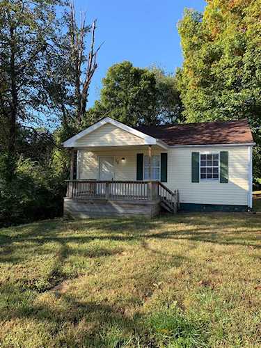 16 Chestnut Dr Clarksville, TN 37042 | MLS 2093163 Photo 1