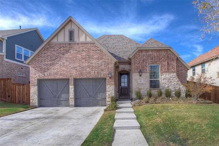 2004 Bending Oak Street Fort Worth, TX 76008
