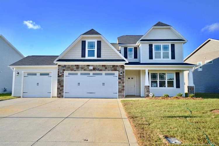1671 Man O War Dr Hope Mills, NC 28348 | MLS 615617 Photo 1