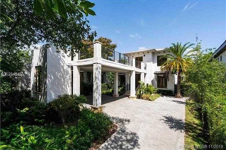1621 S Bayshore Dr Coconut Grove, FL 33133
