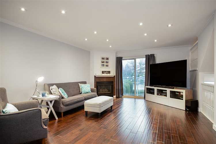 2057 St. Georges Avenue #4 North Vancouver, BC V7L 3K3