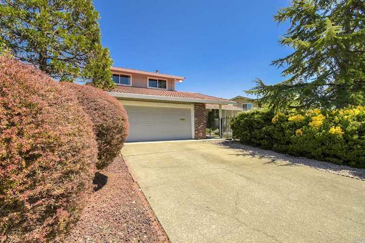 5788 Dexter Circle Rohnert Park, CA 94928 | MLS 21921643 Photo 1