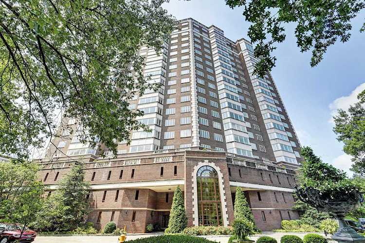 1400 Willow Ave #901 Louisville, KY 40204