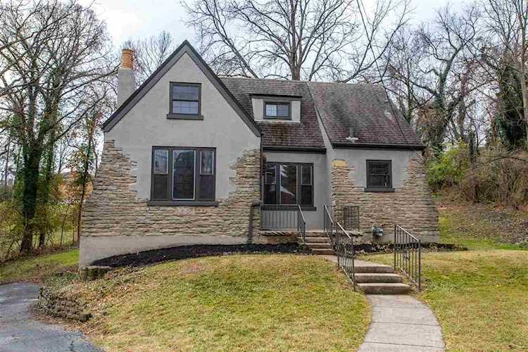 29 Requardt Ln Fort Mitchell, KY 41017