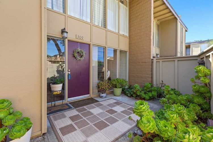 451 Dela Vina Avenue Monterey, CA 93940 | MLS 52204742 Photo 1