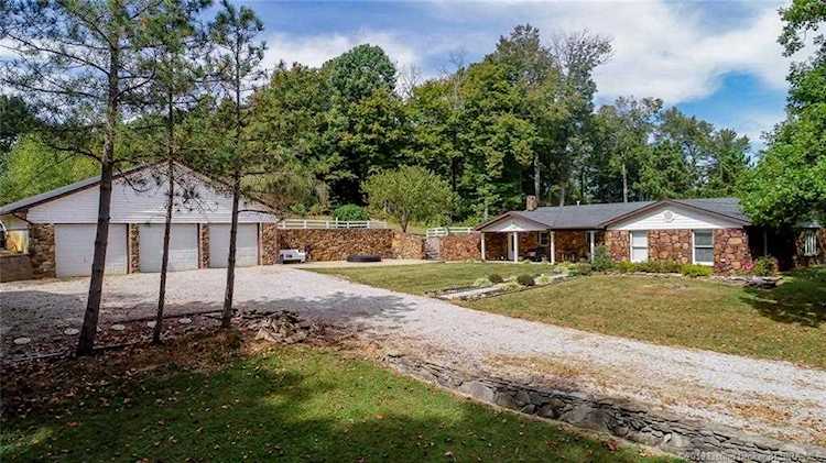 7490 Black Chapel Rd SE Elizabeth, IN 47117