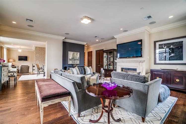 2555 N Pearl #1002 Dallas, TX 75201