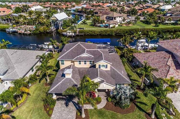 617 Regatta Way Bradenton, FL 34208